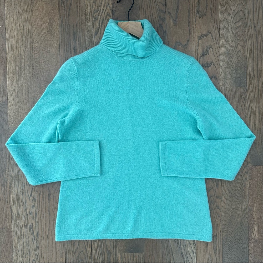 Lord & Taylor 100% Cashmere Turtleneck Sweater in Vivid Light Teal Blue Large
